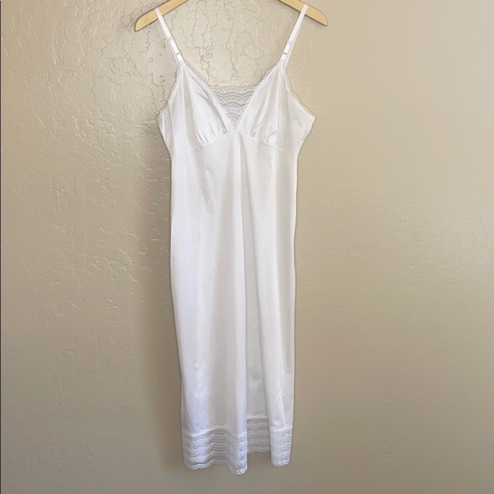 VINTAGE HENSON KICKERNICK size 32 nylon & lace